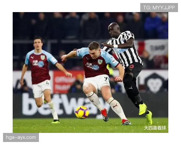 伯恩利携英冠冠军荣耀重返英超，新赛季状态备受期待