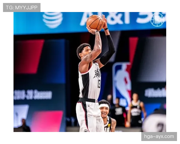 劳尔·希门尼斯状态回暖，稳健发挥助球队逆转取胜