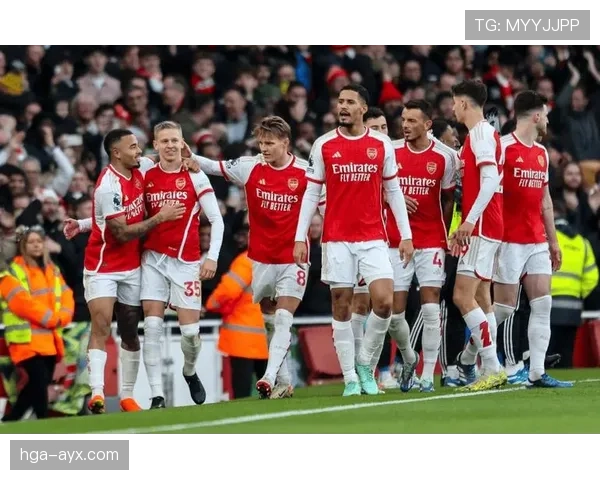 利兹联强化边路快攻,争冠新引擎蓄势待发 利兹联强化边路快攻,争冠新引擎蓄势待发