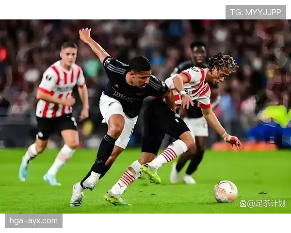 埃因霍温锋线火力全开，强势表现引广泛关注