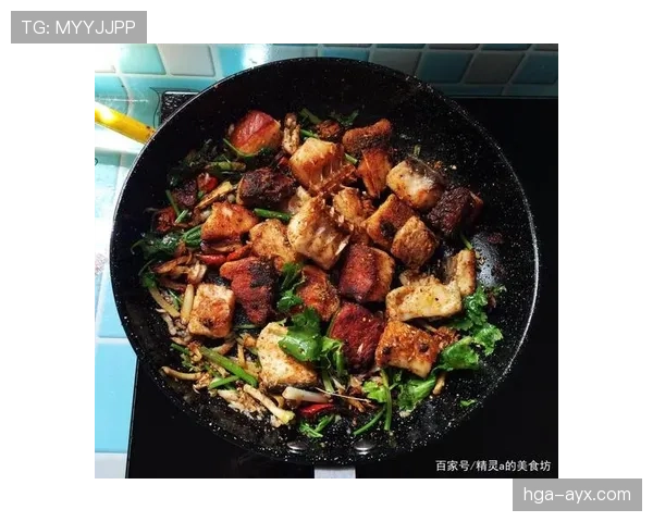 任子威训练完直接拎两袋蛋白粉回家，冰箱塞满冰块和牛肉